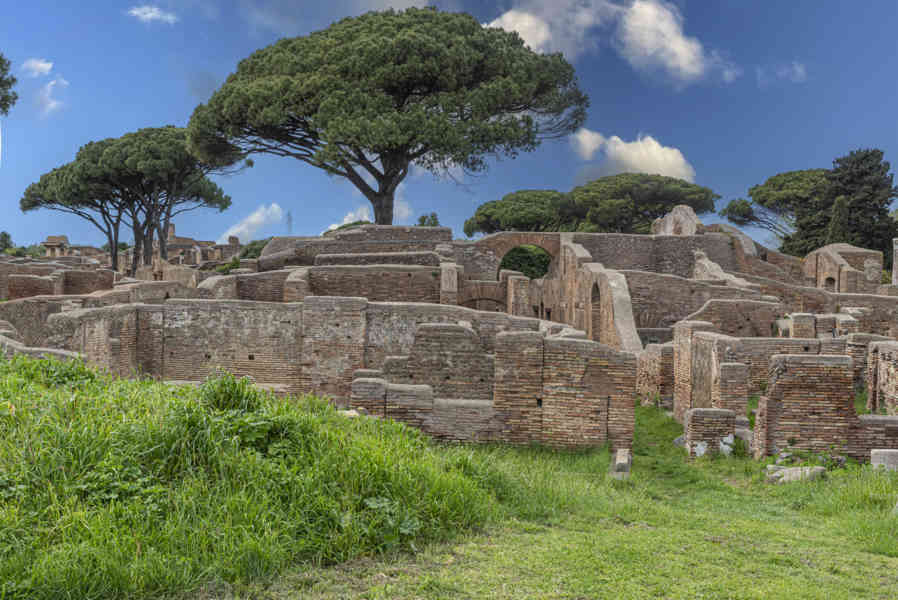 Italia - Ostia 40 - parque arqueológico de Ostia Antica.jpg
